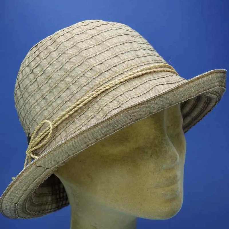 Chapeau bob cloche en polyester coloris beige | Chapeau femme