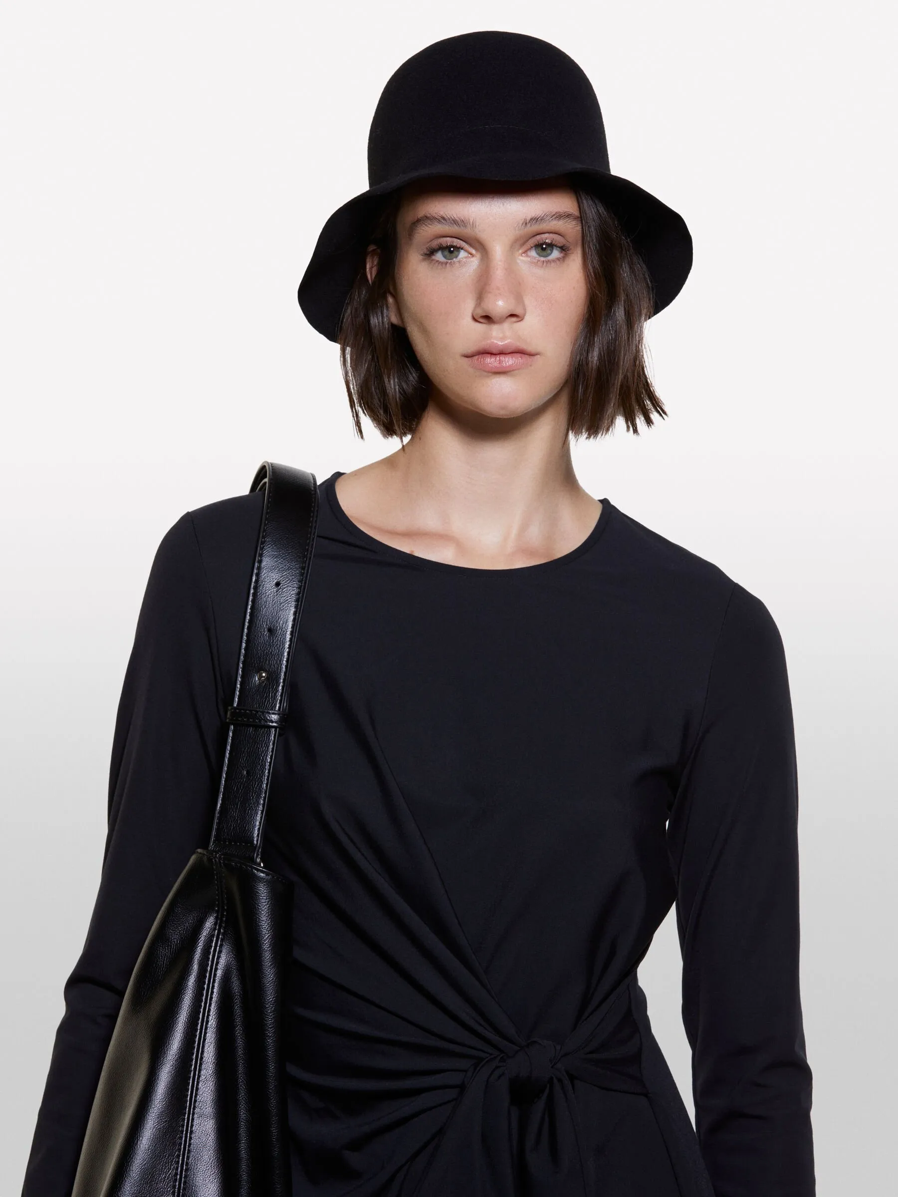 Chapeau cloche noir en 100 % laine