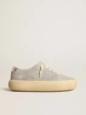 Chaussures Space-Star pour femme en daim gris froid avec doublure en shearling | Golden Goose