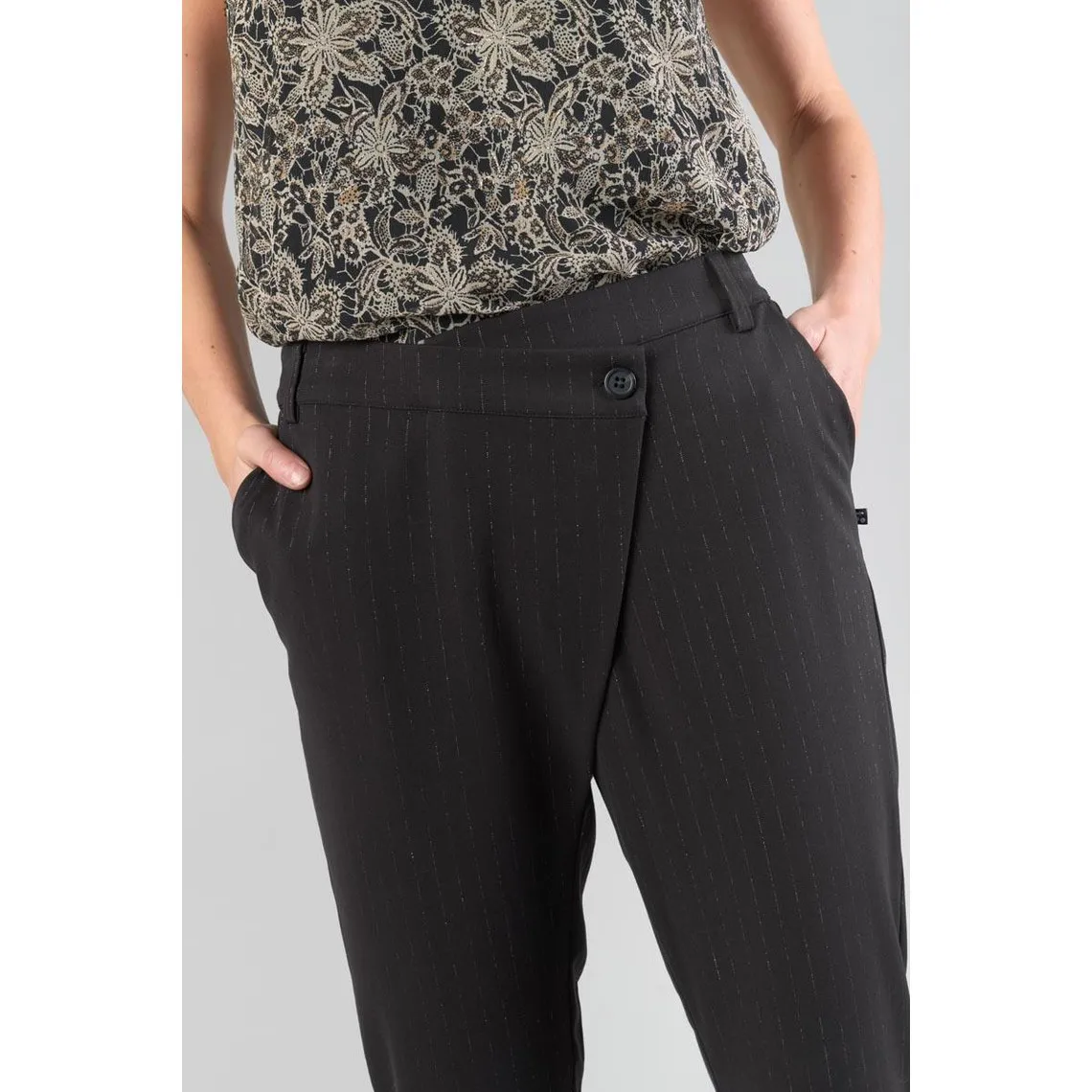 Pantalon carotte LIVIA noir | 3 Suisses