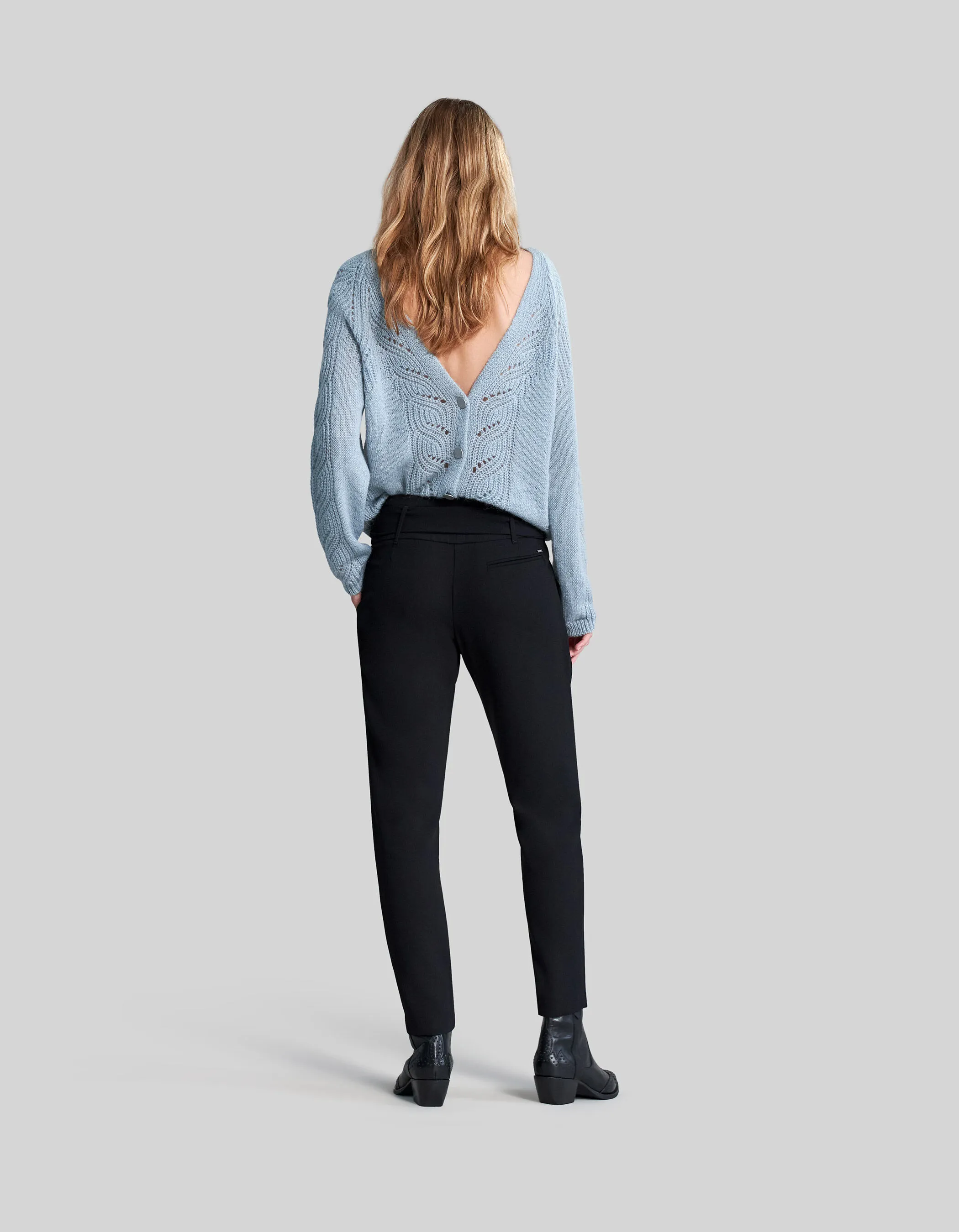 Pantalon en crêpe noir taille haute femme