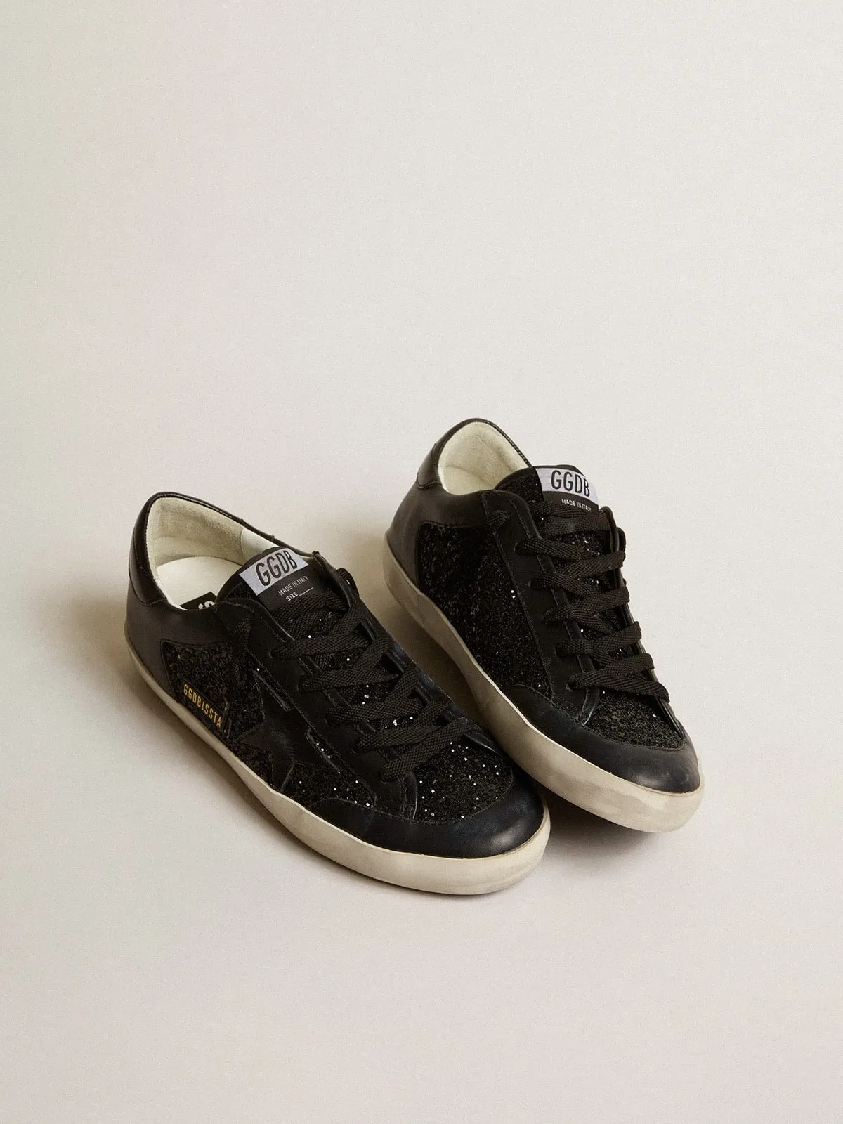 Super-Star en cuir nappa et paillettes noirs avec étoile en cuir brillant noir | Golden Goose