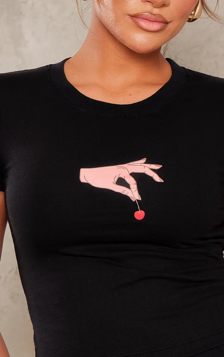 T-shirt ajusté noir à manches courtes et imprimé cerise