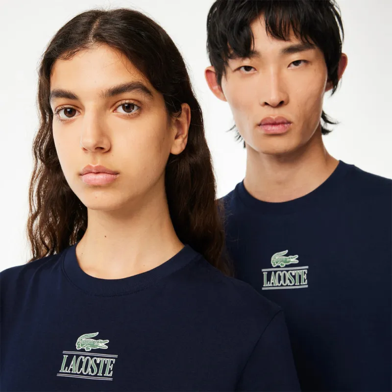 T-SHIRT UNISEXE LACOSTE REGULAR FIT À IMPRIMÉ BLEU MARINE